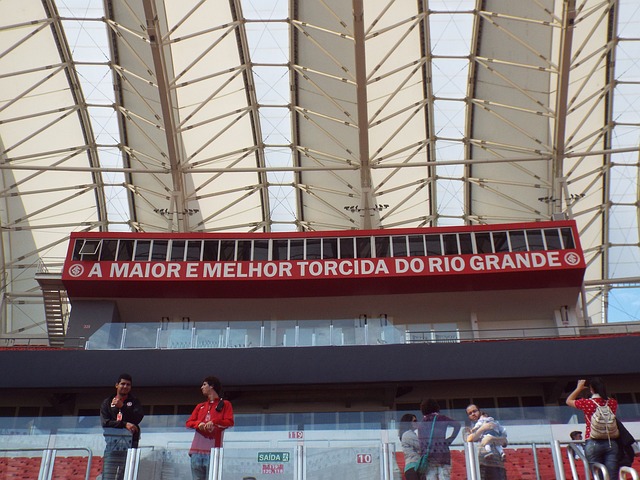 吉文：可能我有点老派，看不惯加纳乔走路歪着身子还挂条链子