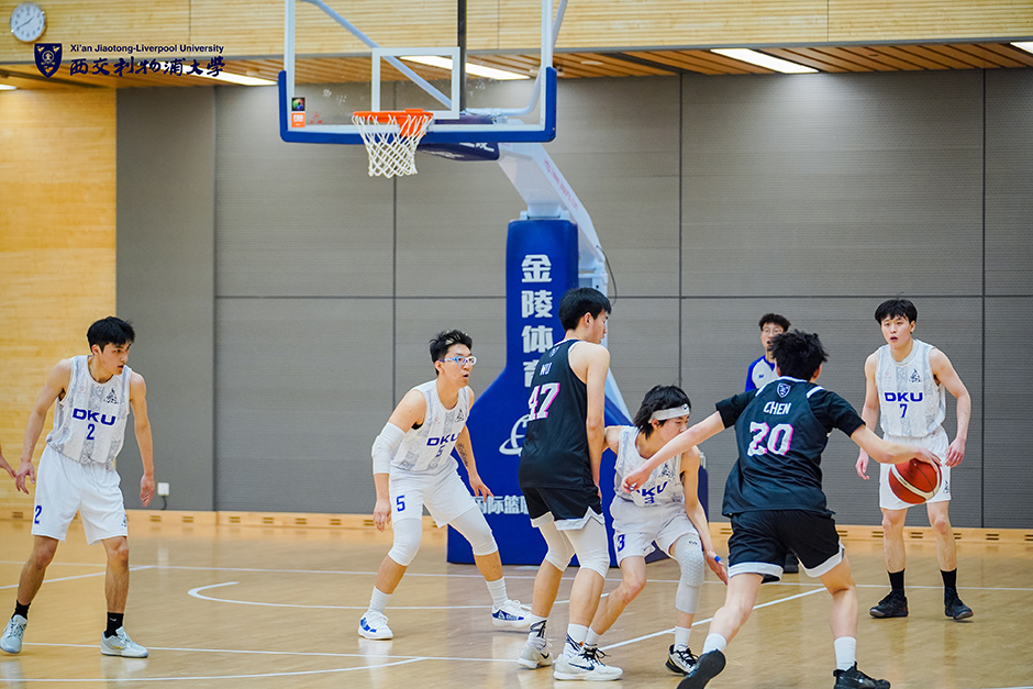 寒冰射手！萨格斯半场9中0仅得2分，邓罗7中1